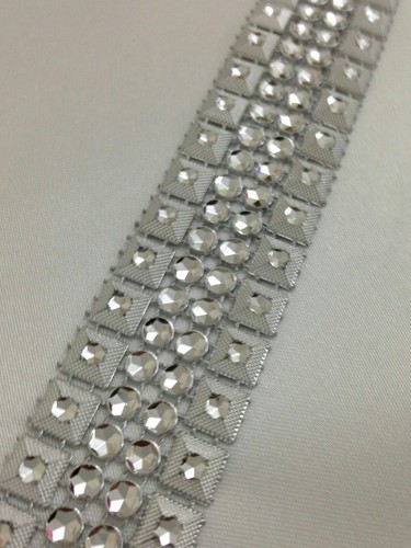 TACHÓN PLATEADO / EFECTO DIAMANTE BORDE DE CINTA, BODA, ARTESANÍA, 1 yarda/2,5 cm aprox - Imagen 3 de 6