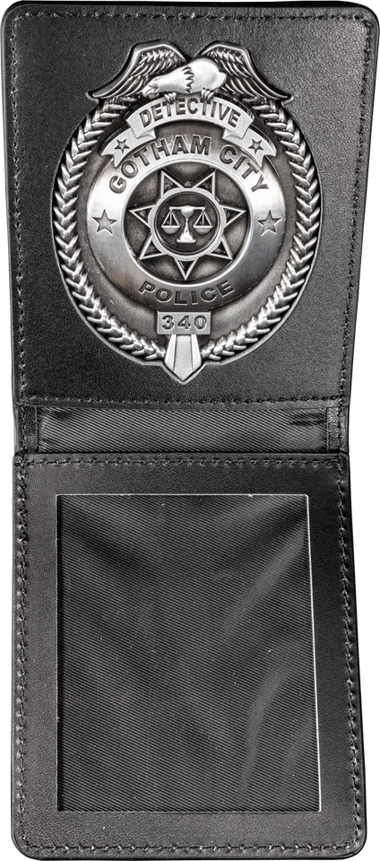 OFFICIAL DC COMICS BATMAN GOTHAM CITY POLICE DEPARTMENT BADGE PROP REPLICA - Image 3 of 3