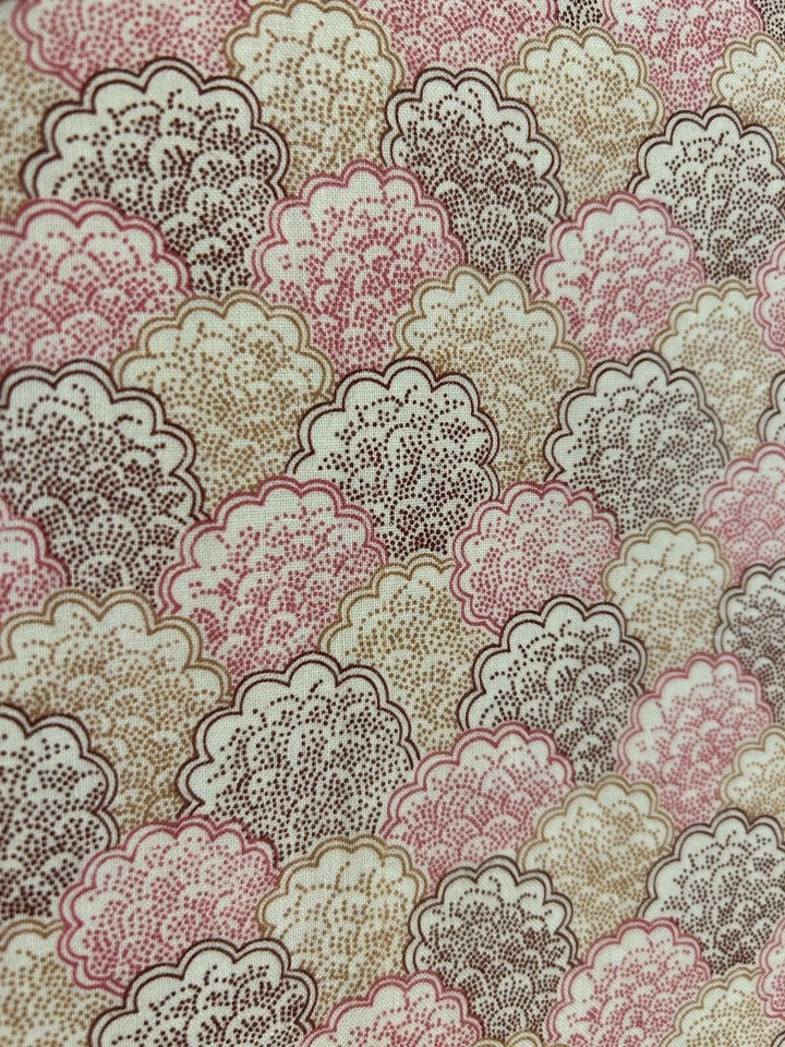 Almejas festoneadas ROSA tostado borgoña geométrico RJR acolchado 100 % tela de algodón Foto 2 de 4