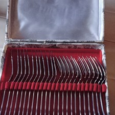 Set couverts en acier inoxydable avec coffret 12 fourchettes et 12 couteaux