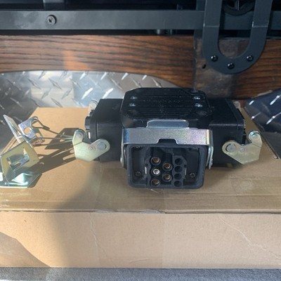 Amphenol Sin Systems Part#P28574 Power odd Conn. 
