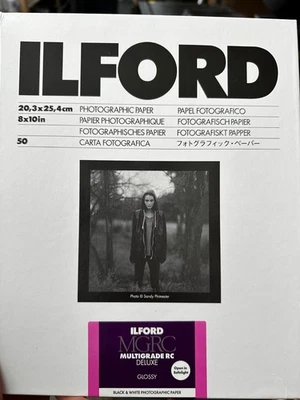 ILFORD MG V RC DELUXE BLACK & WHITE GLOSSY PAPER 8 x 10 - 50 S NEW DAMAGED BOX - Image 1 of 3