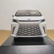 Lexus LM500h White 1/18 Scale Model Car #QY3WTX