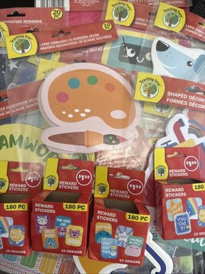 Teacher Classroom / Bulletin Board Decoration Accents Lot of 1000 Assorted Items