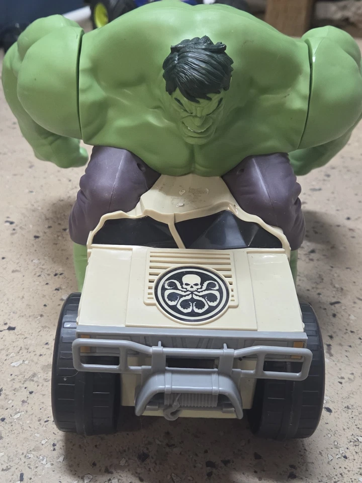 Jakks Marvel Avengers XPV Remote Control Hulk Smash RC Truck Tested And Working! - Image 3 of 4