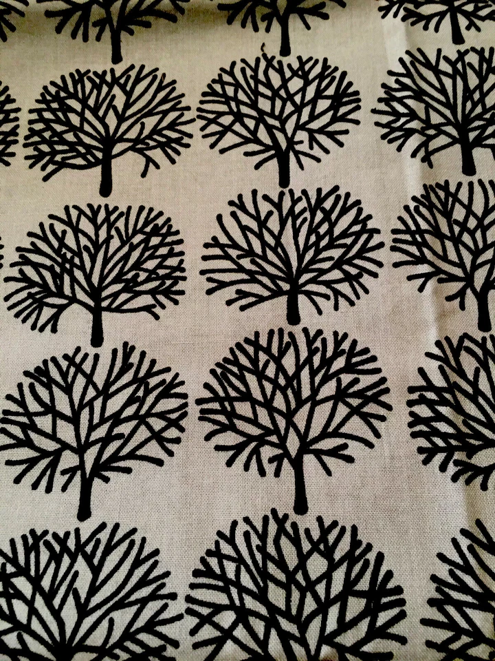 Ghastly Forest Halloween Coordinate Original 2009 Ghastlie Trees Gris Negro FQ Foto 2 de 3