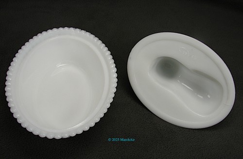 Genuine McKee Glass Opaque White Milk Glass Cat Covered Dish EAPG Era - Picture 7 of 12