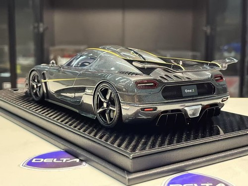 FrontiArt FA 1/18 Koenigsegg One:1 Full Carbon With Gold Highlights. - Picture 6 of 14
