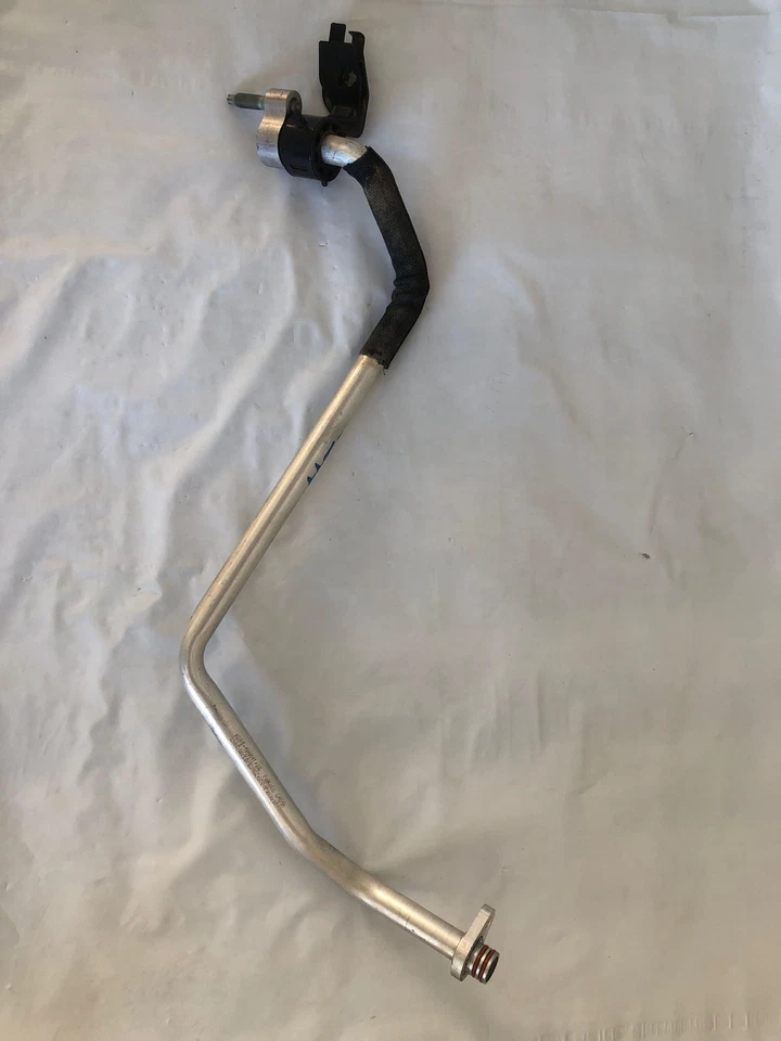 Manguera de descarga de refrigerante de tubo de CA Ford Fiesta 2011-2013 OEM Foto 2 de 4