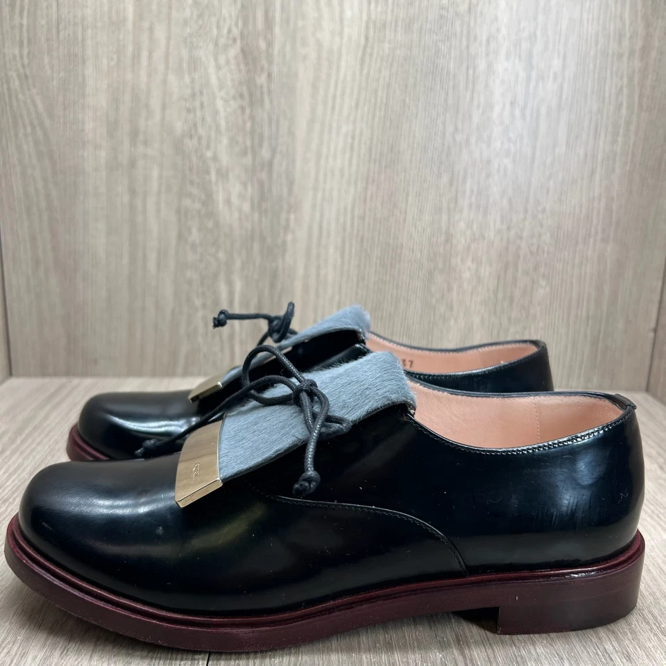 Furla Wome's Black Leather Calf Hair Oxford shoes Size 37 US 6.5 Gold Detail - Image 2 of 4