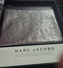 NIB MARC JACOBS Neiman MARCUS Collab In ROSE GOLD Leather Metallic Clutch Purse 