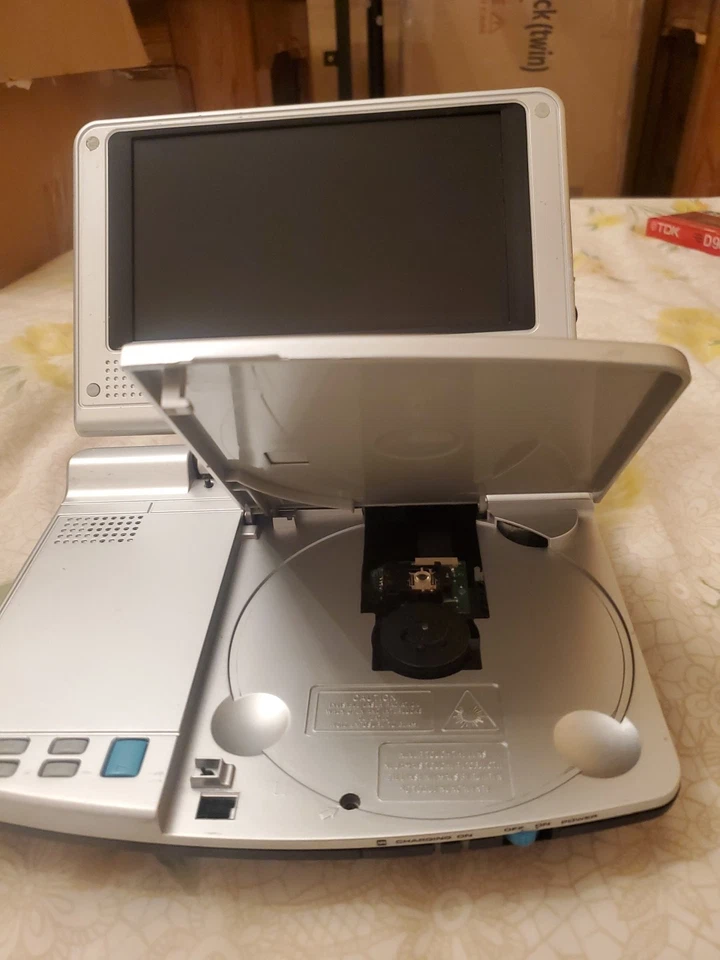 Combinación de CD DVD Reproductor de Video Trutech Pantalla Avanzada Batería y Enchufe Foto 3 de 4