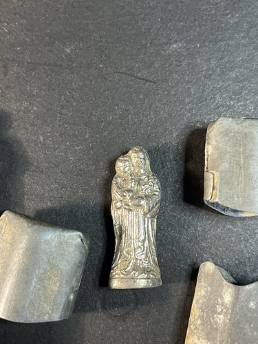 Vintage Metalwares Lot Erkennungsmarken, St. Antonius mit Jesus Taschenstatue - alte Fotos - Bild 9 von 21