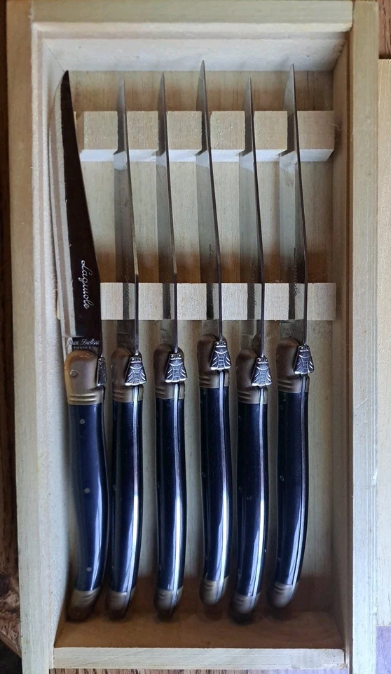 Cuchillos para carne Dubost Laguiole de colección 6 piezas Francia negro y latón aspecto clásico Foto 3 de 4