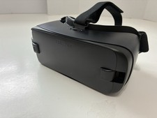 Samsung Gear VR Oculus Virtual Reality Headset W/remote And Manual.