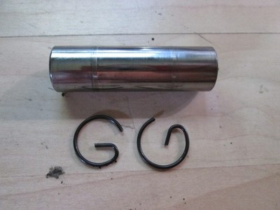 Wisconsin DE-65 PK-52 Piston Pin w/ Clips for AEN AENL AENS AENLD Engine #G12AK