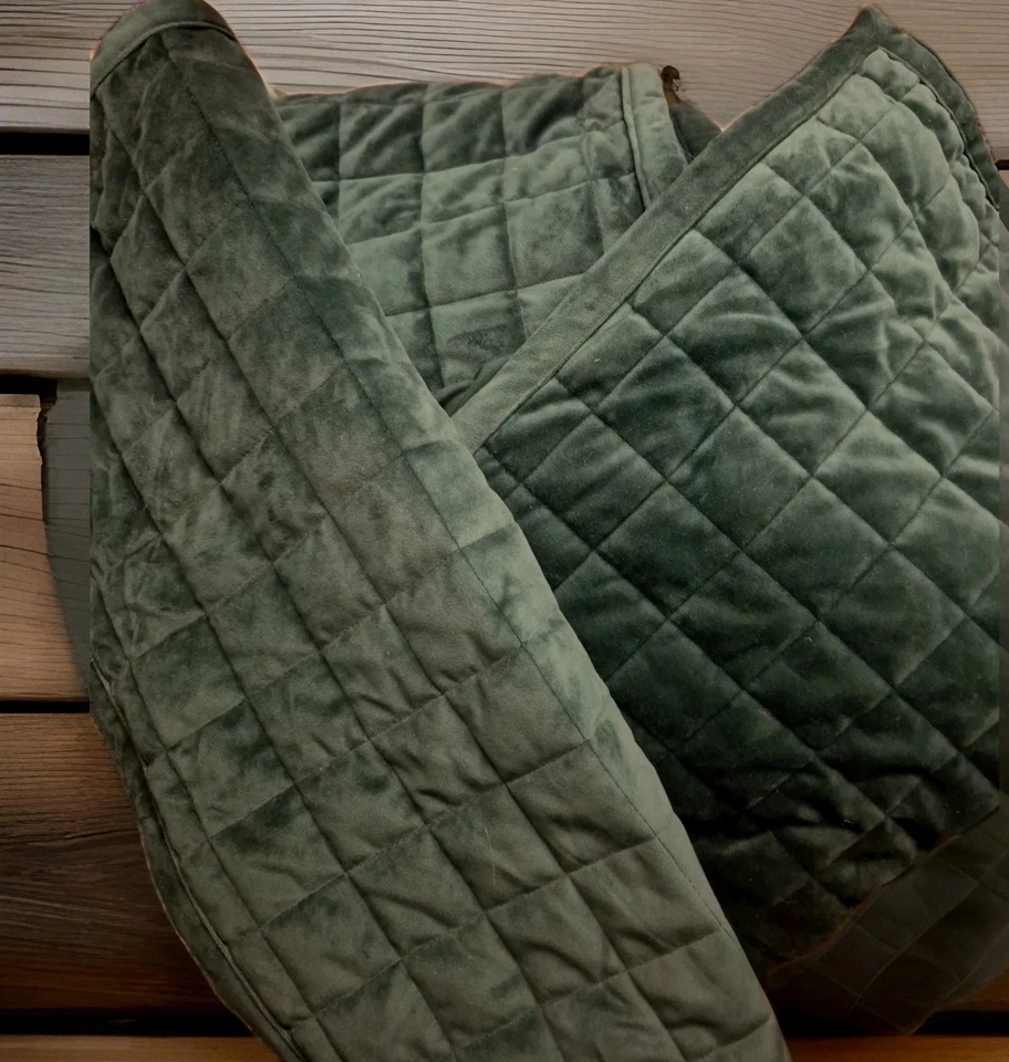  Velvet Quilt & 2-Sham Multi-Piece Sets (Solid Squares Emarald Green Queen  - Image 2 of 4