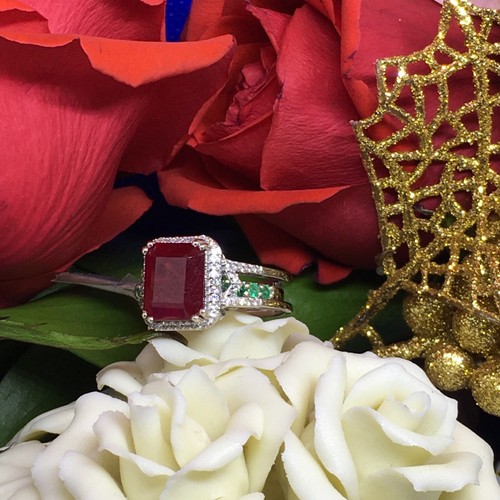 Niassa Ruby w/Emerald Stackable Ring, Platinum Sterling Silver 7.90 cwt, Size 8 - Picture 3 of 6