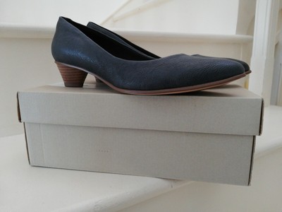 clarks mena bloom black