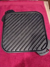 Lodge LSRG3 Cast Iron Single-Burner Reversible Grill/Griddle, 10.5-inch