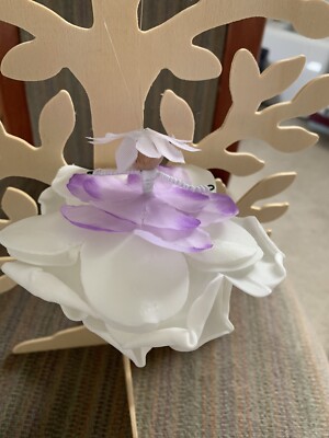 Handgefertigte weiß/lila Schaumstoff Blumenfee