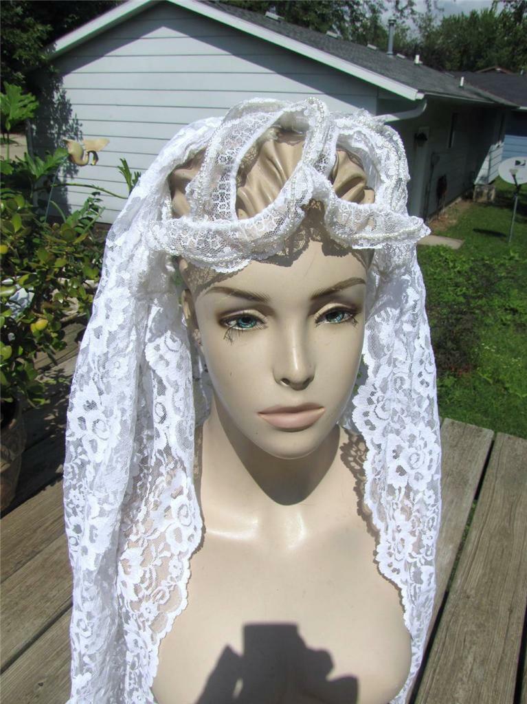Vtg FLOOR LENGTH WHITE CHANTILLY LACE W PEARLED CROWN  display picture 3
