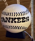 YANKEES Ceramic electric stand up Light 9 Inches Tall Hand Painted — photo 3
