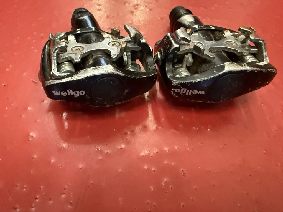 SHIMANO SPD CLIP IN SHOES WELLGO PEDDLES - Image 4 of 4