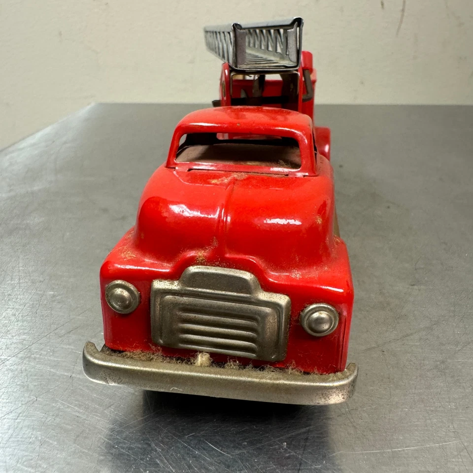 Vtg 1950s SSS Shioji Tin Litho Fire Truck w/ Ladder Toy SSSFD Japan - Image 3 of 4