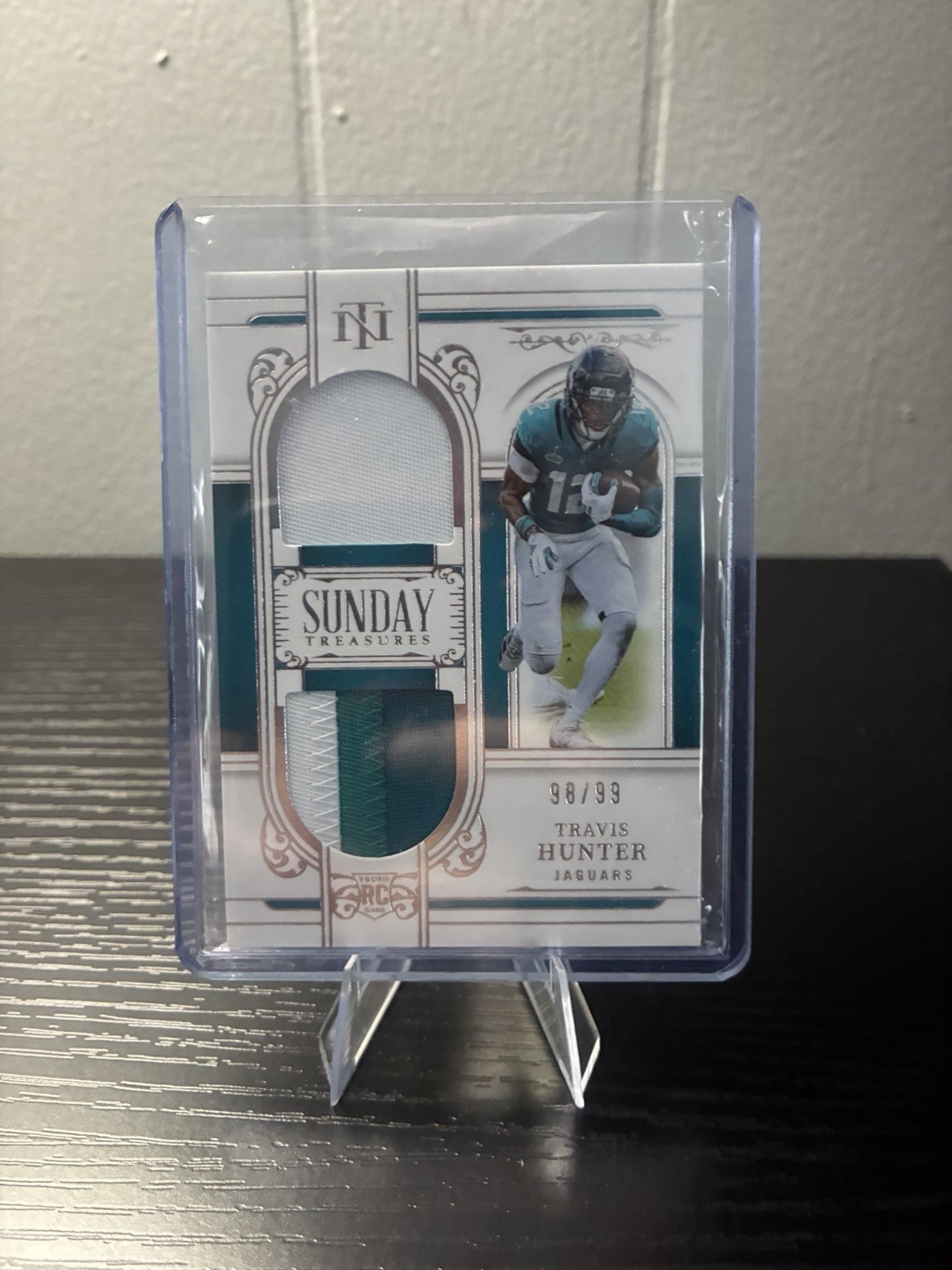 -Travis Hunter 2025 Panini Sunday Treasures Rookie Patch /99
