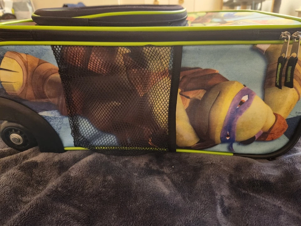 Bagagem infantil Teenage Mutant Ninja Turtles Rolling Suitcase 19" X 12" Nickelodeon - Imagem 3 de 4