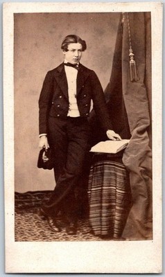 CDV 1865 Junger Student Haltung posiert Buch und Kepi Foto Damry in Lüttich