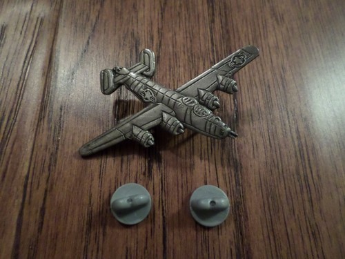 U.S MILITARY B-24 LIBERATOR BOMBER PLANE HAT PIN BADGE U.S AIR CORPS - Picture 7 of 8