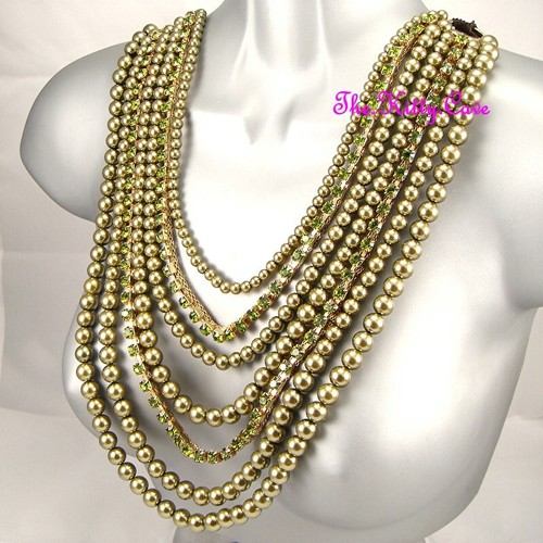 Olive Green Statement Multi Layered Pearl Feature Collar w / Swarovski Crystals - Imagen 3 de 5