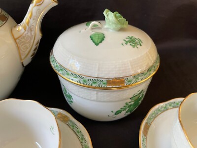 15 pc. HEREND PORCELAIN CHINESE BOUQUET COFFEE SERVICE, GREEN w 15 pc. HEREND PORCELAIN CHINESE BOUQUET COFFEE SERVICE, GREEN w