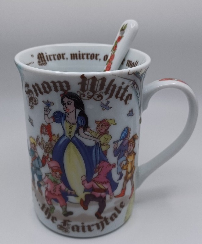 Snow White Porcelian Mug with Spoon 2012 Paul Cardew Made In England Mint