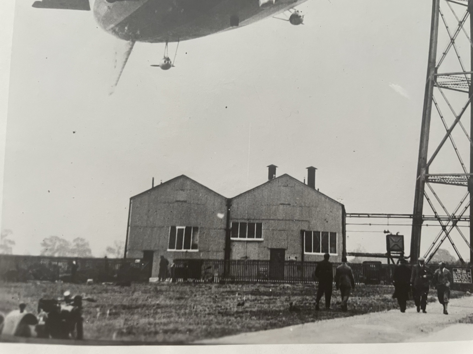 Vintage PHOTO Airship Blimp Zeppelin British R-101 Mooring Mast #AQ | eBay