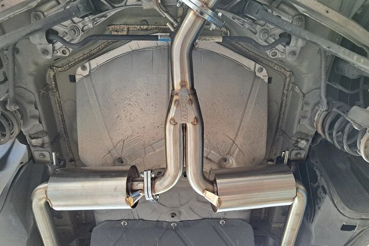 Sistema de escape MPX de doble salida con silenciadores (Dodge Dart 2013-2016) Foto 2 de 4