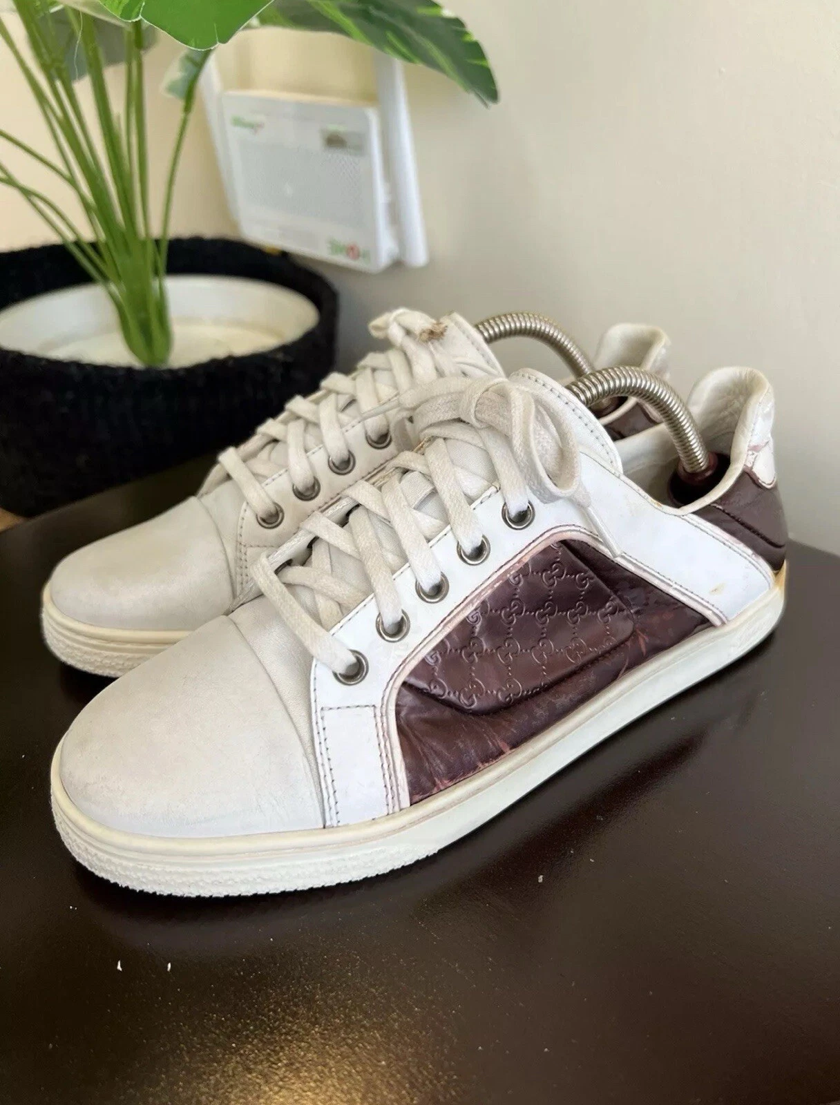 Baskets GUCCI semelle plate or blanc taille US 6 chaussures de sport femme