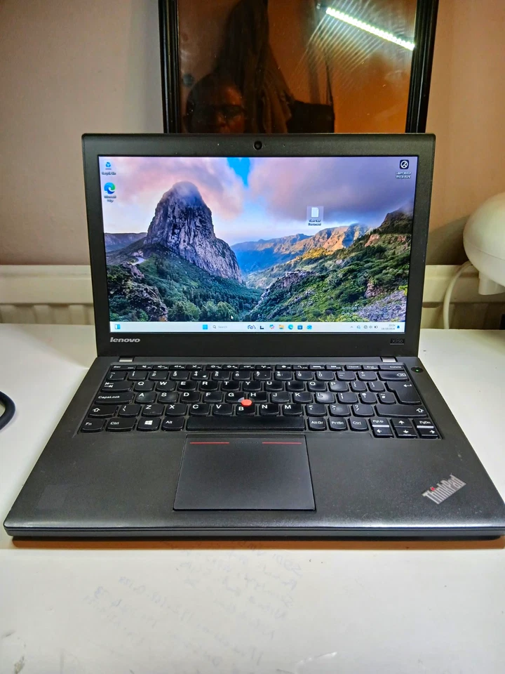 Lenovo ThinkPad X250 · i5-4200U · 8GB · 128GB, photo 1 of 4