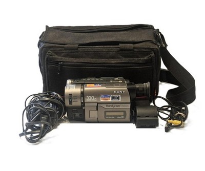 Sony CCD-TRV36 Hi8 Analog Camcorder Video Camera Bundle