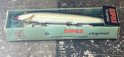 NEW VINTAGE WOODEN RAPALA FLOATING LURE, 11S. 4 3/8 IN.  SILVER. ORG.BOX. 11 S
