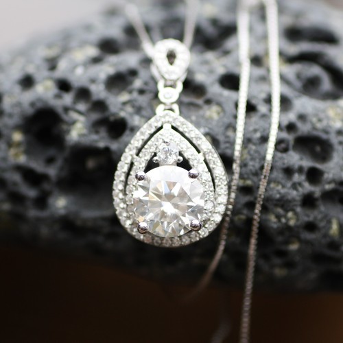 Elegant 2 Carat Moissanite Teardrop Halo Pendant in Sterling Silver 925 - GH VVS - 第 8/12 張圖片