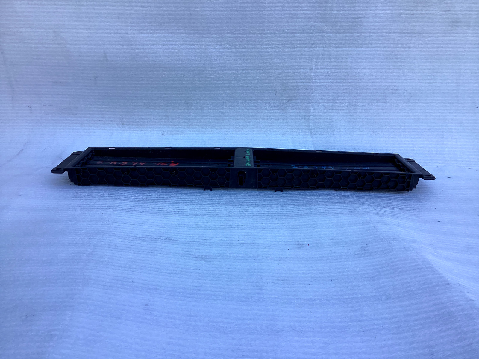 2016-2023 Chevrolet Malibu front radiator air shutter OEM