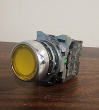 Allen-Bradley IlluminatedYellow Push Button with Contacts, 800F-X10 and 800F-N3Y