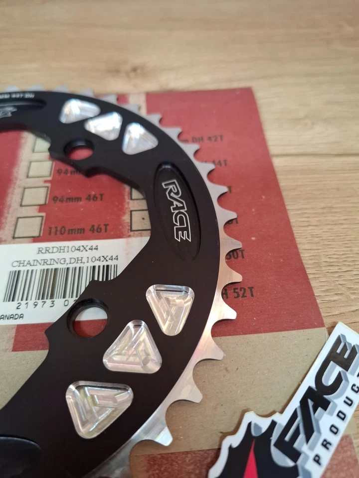 Retro Vintage Bicycle Parts NIB NOS RaceFace  Chainring Sprocket 104mm 44T - Image 4 of 4