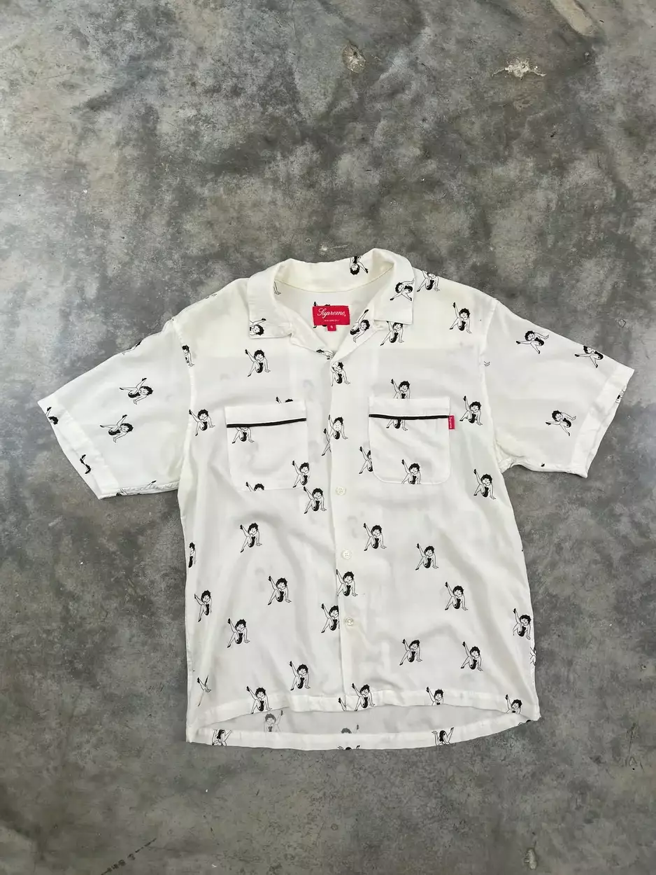 Chemise à manches courtes Supreme x Betty Boop dessin animé camp rayonne blanche petite