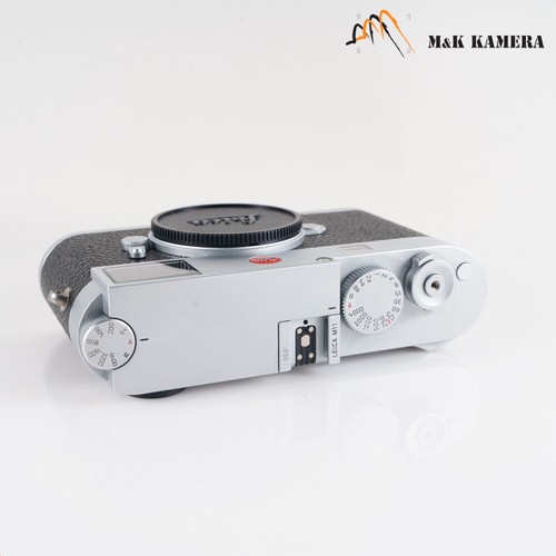 Leica M11 0.73 Silver Digital Rangefinder Camera #23172 - Picture 6 of 11