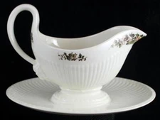 Wedgwood Conway Gravy Boat with Attached Underplate AK8384