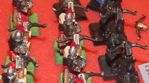 Games Workshop Warhammer Dunkelelfen Elfenkrieger mit Armbrüsten Metallbrüste x12 - Bild 10 von 13